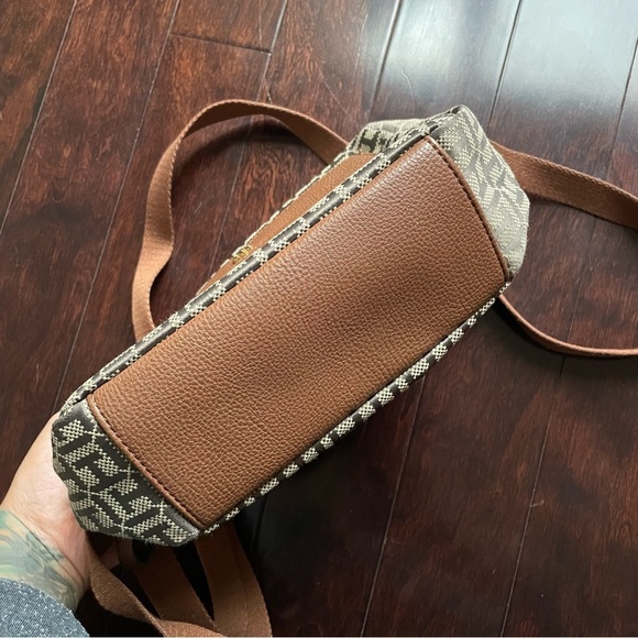 Tommy Hilfiger Crossbody Purse Brown Tan - Picture 5 of 9